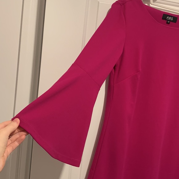 Bell sleeve pink “mini” dress. Size small. NEVER WORN. - Picture 2 of 4